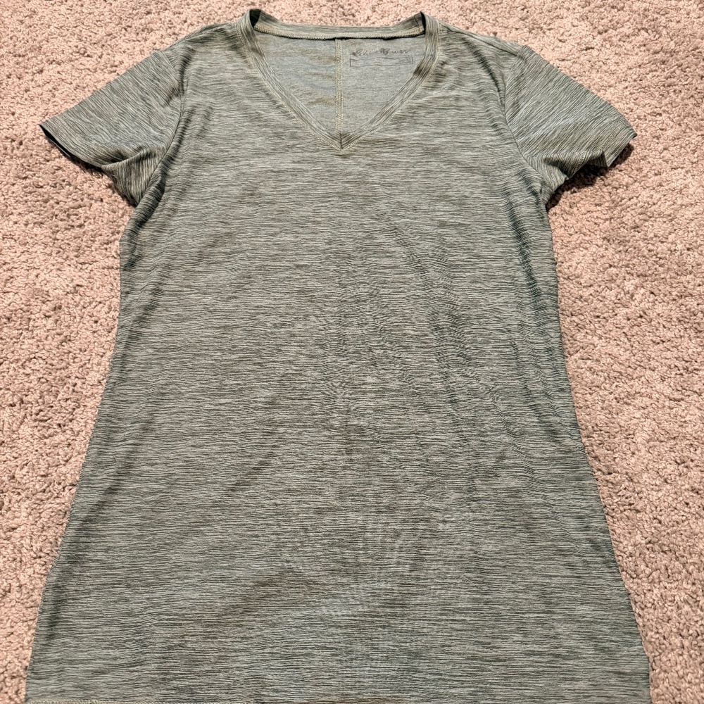 Eddie Bauer Women’s Green Athletic V-Neck T Shirt, Sweat Wicking, Size XS
